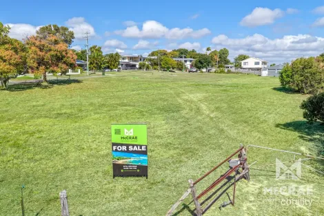 Property photo of 17-17A Richmond Road Bowen QLD 4805