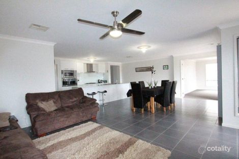 Property photo of 4 Stanson Place Maiden Gully VIC 3551