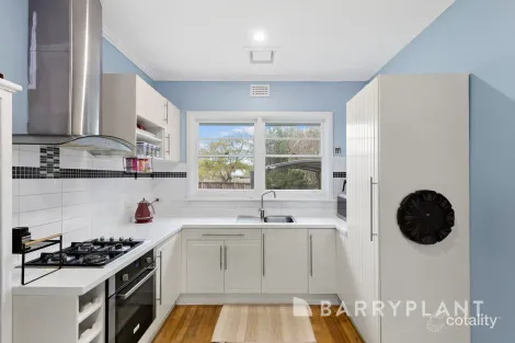 Property photo of 18 Hampshire Road Sunshine VIC 3020