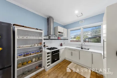 Property photo of 18 Hampshire Road Sunshine VIC 3020