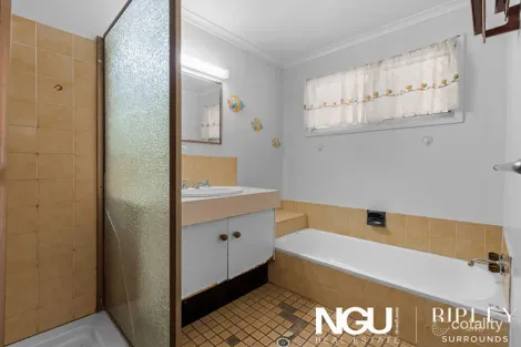 Property photo of 21 Dixon Street Wulkuraka QLD 4305