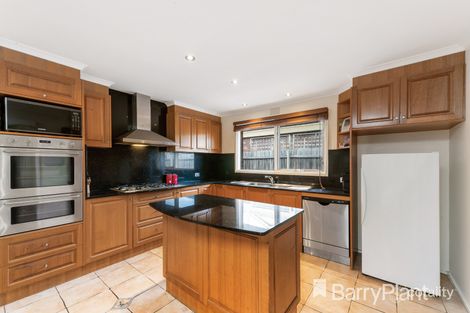 Property photo of 2 Vaina Street Werribee VIC 3030