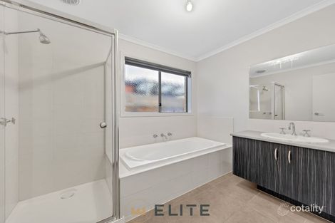 Property photo of 28 Trickett Street Clyde VIC 3978