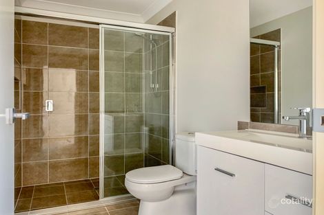 Property photo of 17 Saddleback Crescent Stream Hill NSW 2526