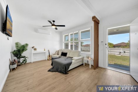 Property photo of 18 Meadow Wood Walk Narre Warren VIC 3805