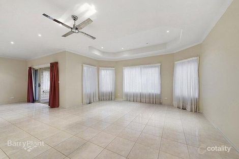 Property photo of 19 Riviera Drive Berwick VIC 3806