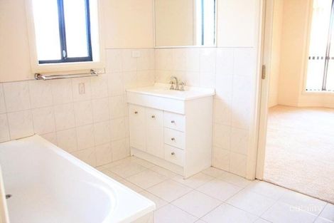 Property photo of 1/20 Saratoga Crescent Keilor Downs VIC 3038