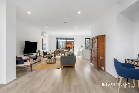 Property photo of 33 Emery Avenue Doreen VIC 3754