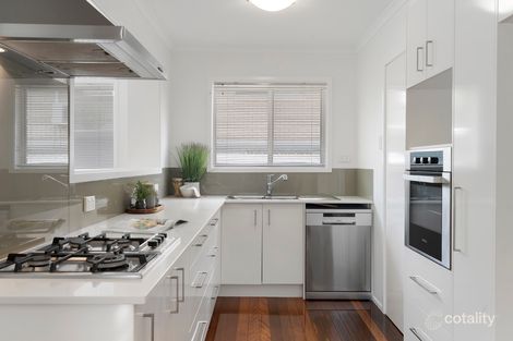 Property photo of 16 Swanfield Street Macgregor QLD 4109