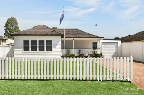 17 Bridges Ave, Wattle Grove, NSW 2173