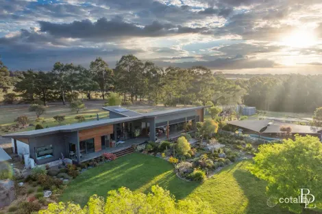 Property photo of 17 Greenmeadow Lane Nowra Hill NSW 2540