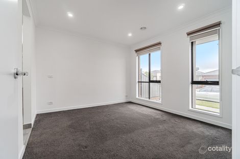 Property photo of 11 Erasmus Avenue Craigieburn VIC 3064