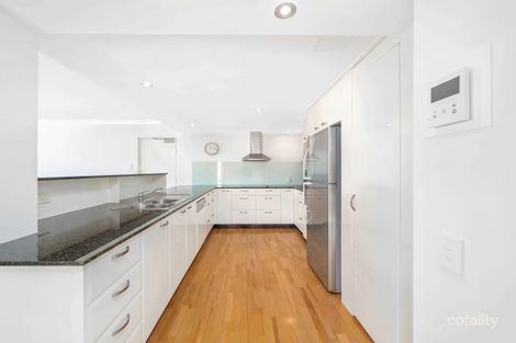 Property photo of 6/36 Prince Edward Parade Redcliffe QLD 4020