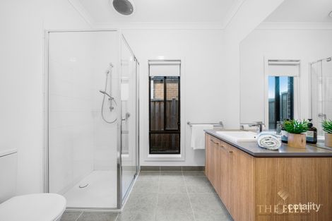 Property photo of 25 Hoffman Crescent Truganina VIC 3029