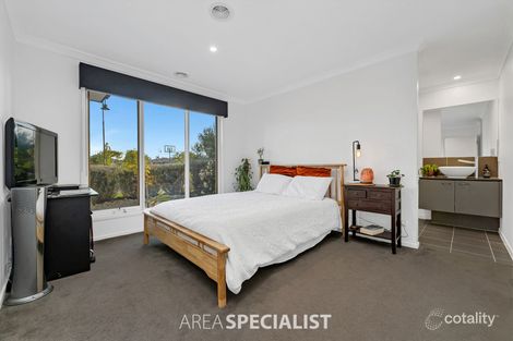 Property photo of 2 Finn Place Lyndhurst VIC 3975
