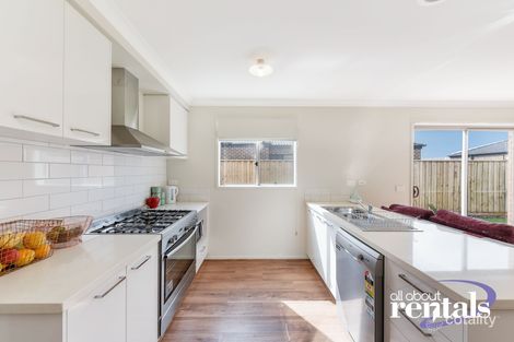 Property photo of 3 Cycad Way Officer VIC 3809