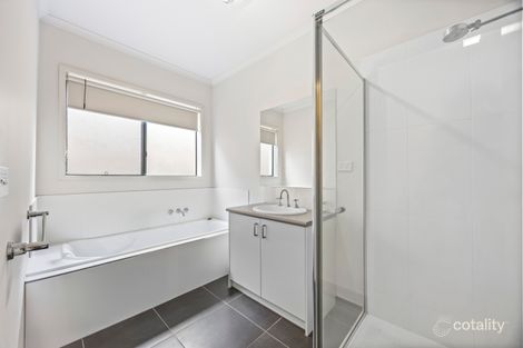 Property photo of 15 Ranlea Place Sebastopol VIC 3356