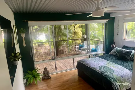Property photo of 158 Lucas Drive Lamb Island QLD 4184