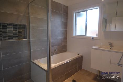Property photo of 2 Highland Place Dubbo NSW 2830