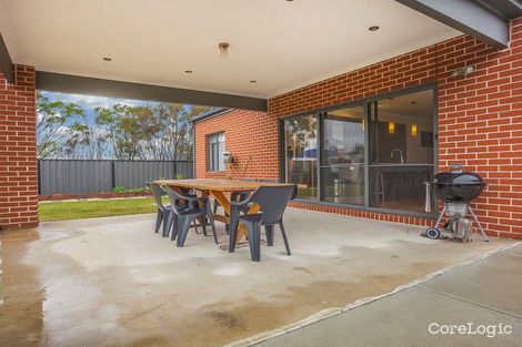 Property photo of 7 Pranom Close Roxburgh Park VIC 3064