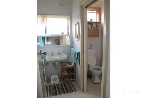 Property photo of 38 Kenna Avenue Hamilton VIC 3300