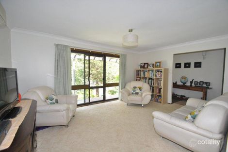 Property photo of 11 Pangari Close Wyoming NSW 2250