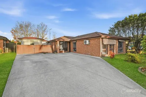 7 Kiwi Cl, St Clair, NSW 2759