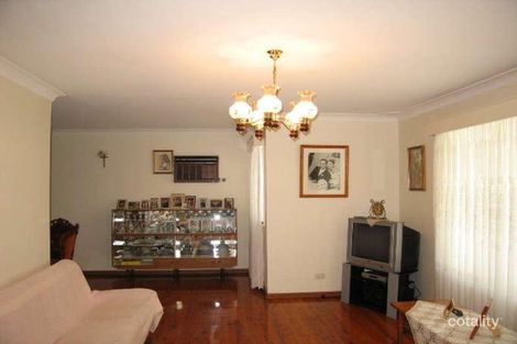 Property photo of 3 Chadwick Crescent Fairfield West NSW 2165