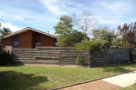 8 Dumbarton Cct, Melton West, VIC 3337