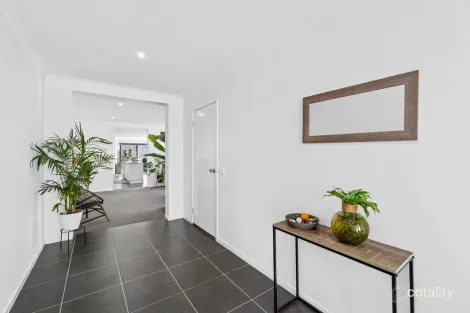Property photo of 8 View Hill Drive Traralgon VIC 3844