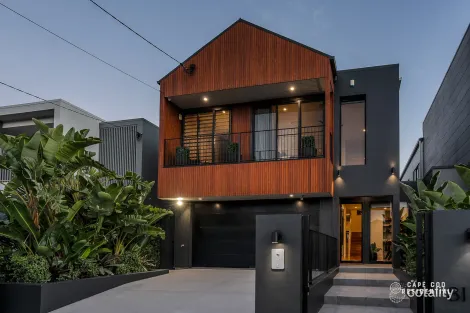 Property photo of 81 Morehead Avenue Norman Park QLD 4170