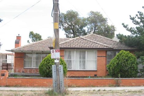 71 Stradbroke Dr, St Albans, VIC 3021