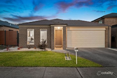 82 Wheelers Park Dr, Cranbourne North, VIC 3977
