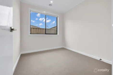 Property photo of 34 Presentation Boulevard Winter Valley VIC 3358