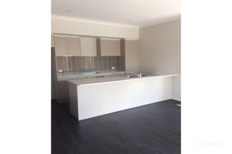 Property photo of 102 Evesham Drive Point Cook VIC 3030