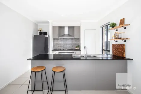 Property photo of 24 Noble Road Rockbank VIC 3335