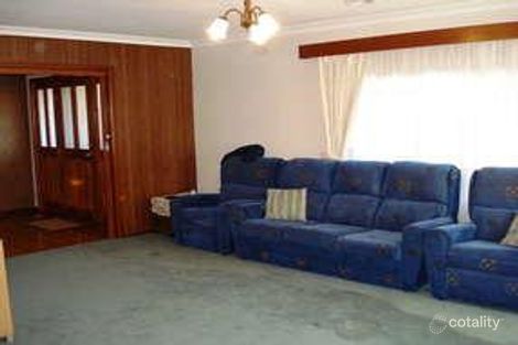 Property photo of 28 Chedgey Drive St Albans VIC 3021