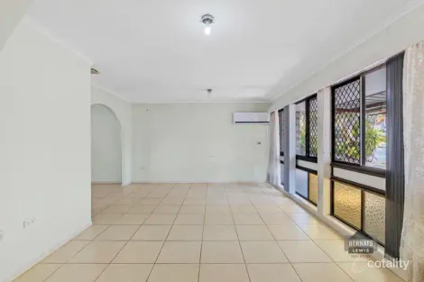 Property photo of 32 Yorkshire Crescent Mount Warren Park QLD 4207