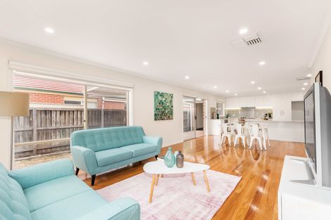 Property photo of 2 Highview Drive South Morang VIC 3752
