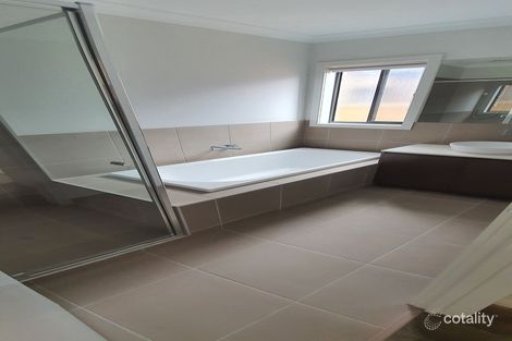 Property photo of 16 Chateau Promenade Deanside VIC 3336