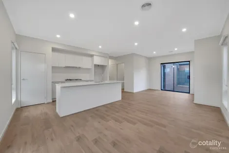 Property photo of 10 Roehampton Drive Strathtulloh VIC 3338