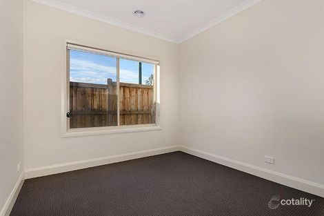 Property photo of 27 Barleygrass Crescent Brookfield VIC 3338