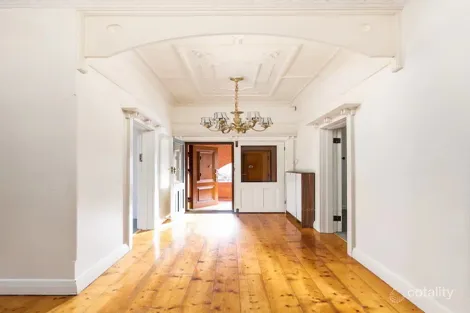 Property photo of 24 Kardinia Road Glen Iris VIC 3146