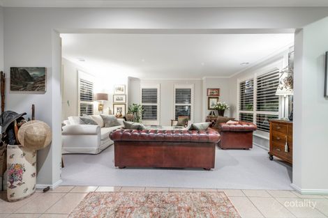 Property photo of 5 Melrose Place Jerrabomberra NSW 2619