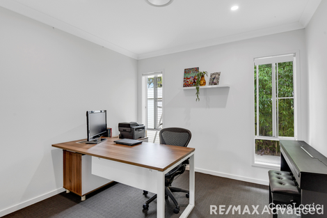 Property photo of 31 Seaforth Street Sandstone Point QLD 4511