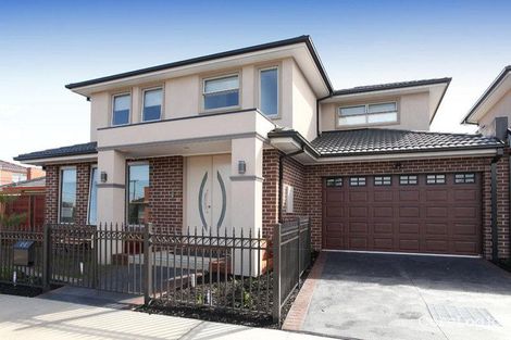 Property photo of 1/2 Heath Street Glen Waverley VIC 3150