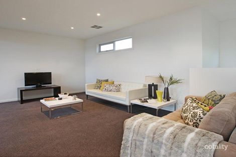 Property photo of 3/11 Jinjella Road Highton VIC 3216