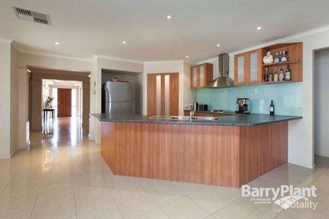 Property photo of 170 Keylana Drive Keysborough VIC 3173