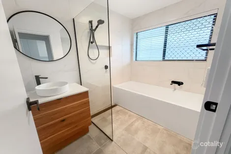 Property photo of 47 Heeb Street Bundall QLD 4217