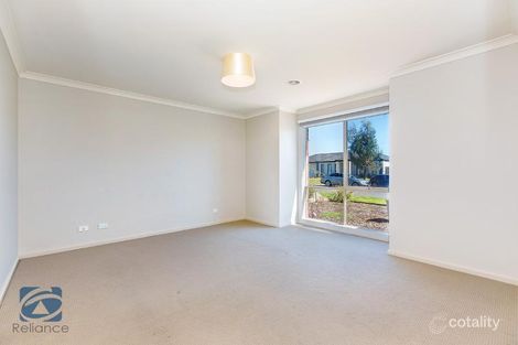 Property photo of 27 Tetrabine Way Lyndhurst VIC 3975